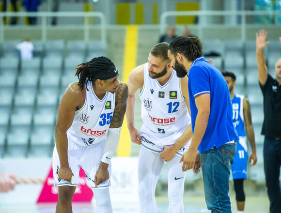 Basketball Löwen entführen Sieg aus Coburg