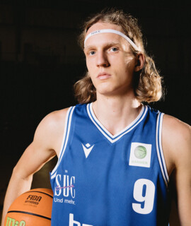 #9 Joshua Schönbäck