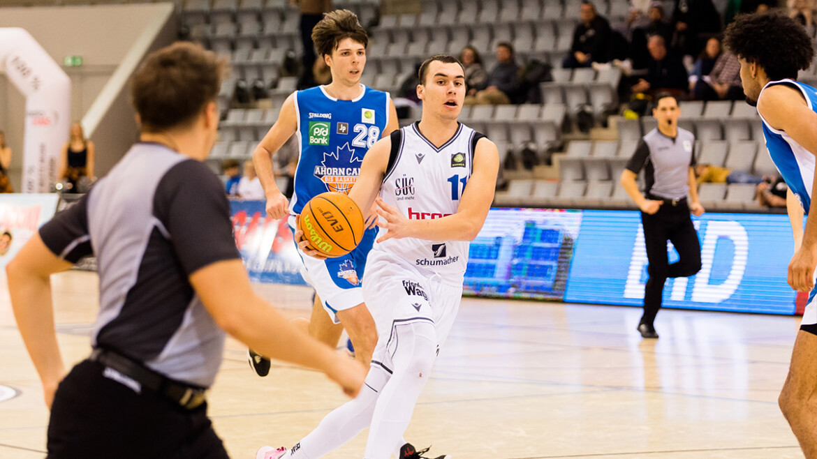 Milos Petkovic gibt Debüt als Head Coach