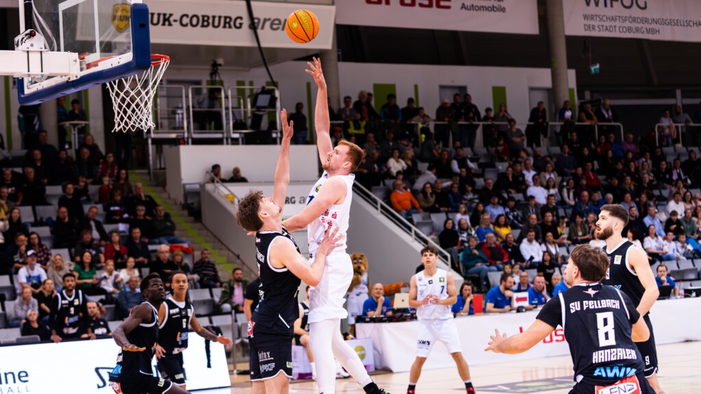 Tropischer Offensiv-Sturm im Anflug