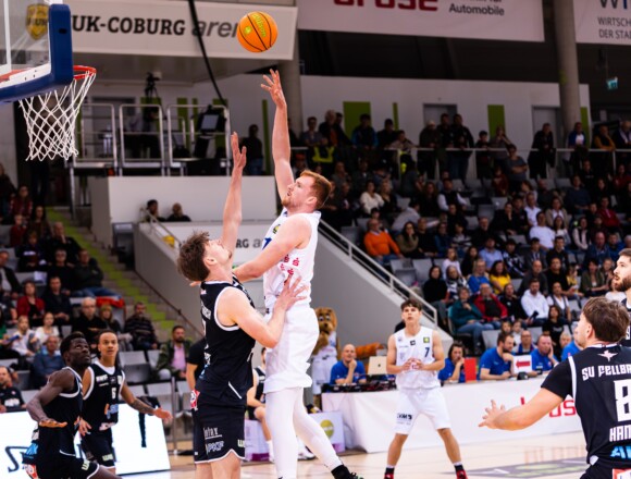 Tropischer Offensiv-Sturm im Anflug