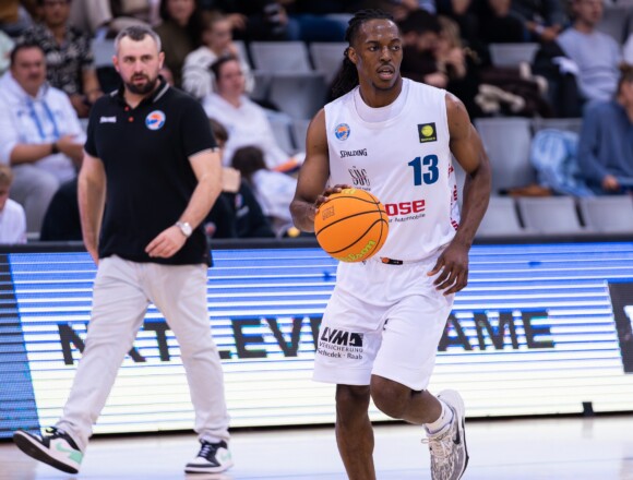 Domstadt erobert! Double-Double Dawson entscheidet wahren Dog-Fight